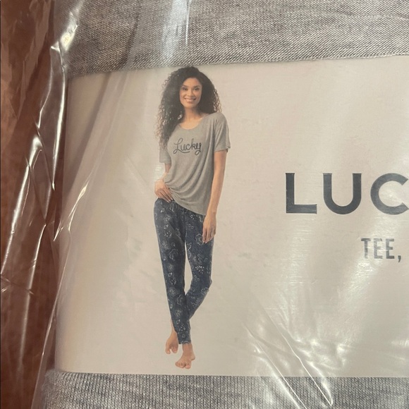 (2) sets Lucky brand 4 pieces pajama set ,brand new - Picture 10 of 15
